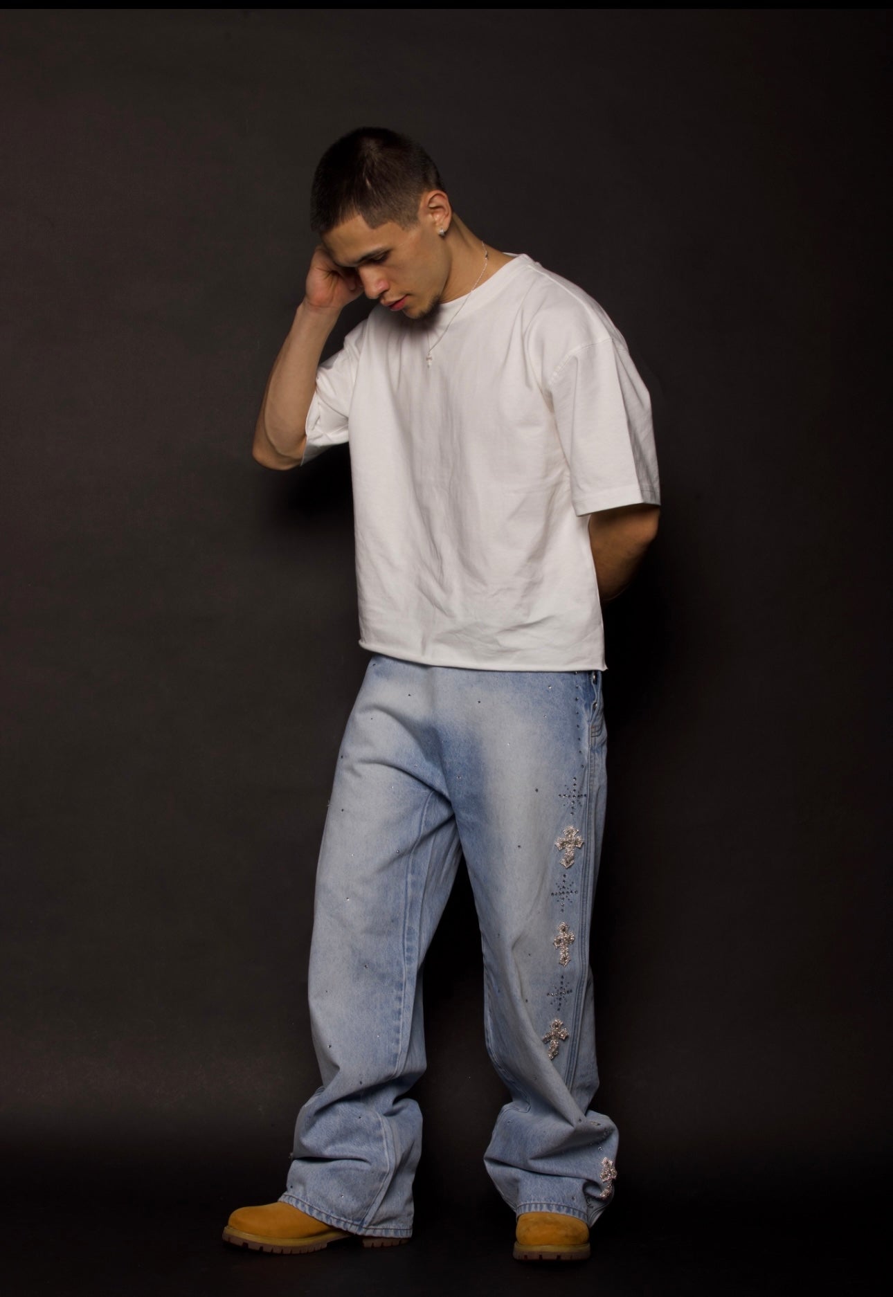 HOLY DENIM