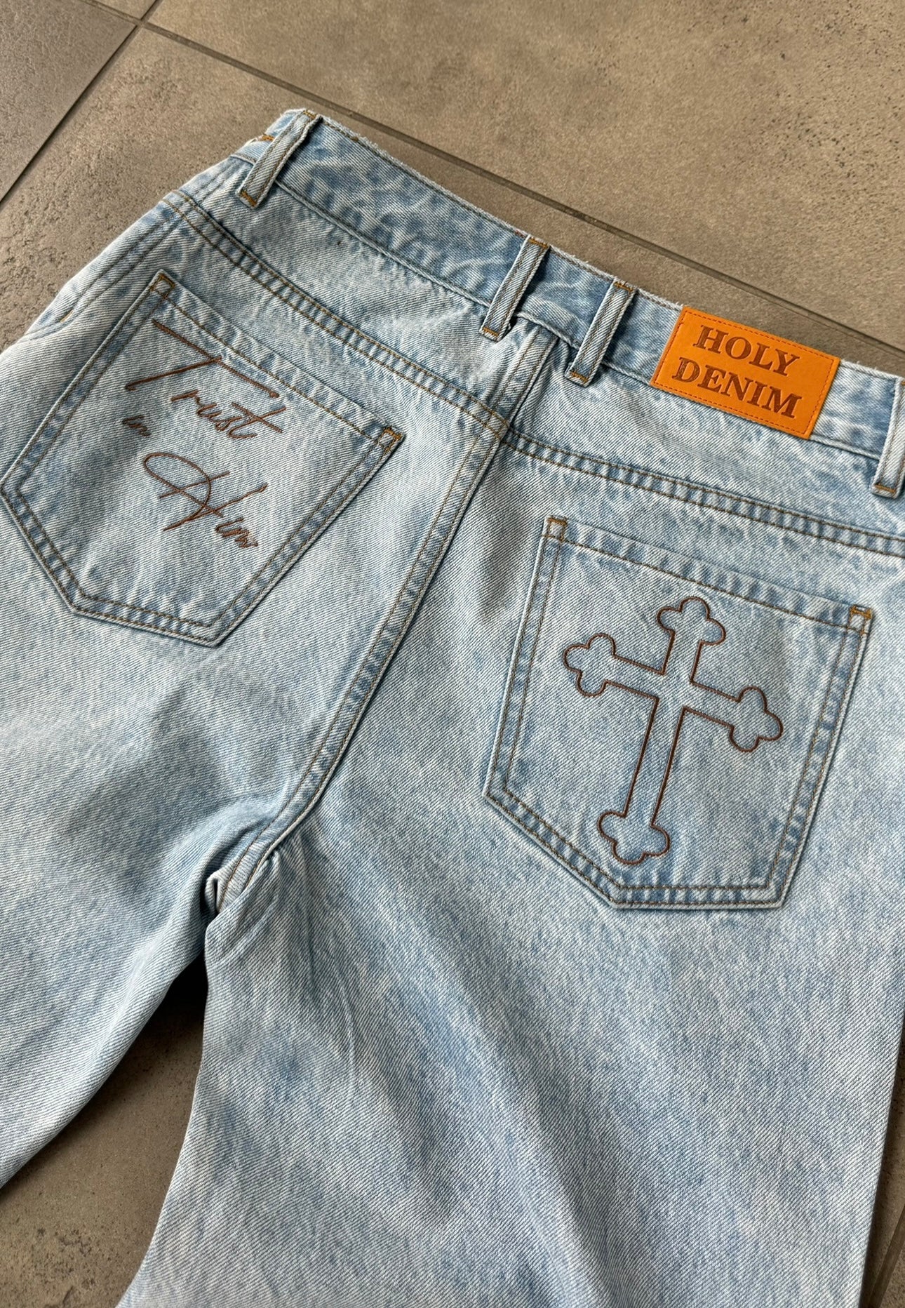 HOLY DENIM